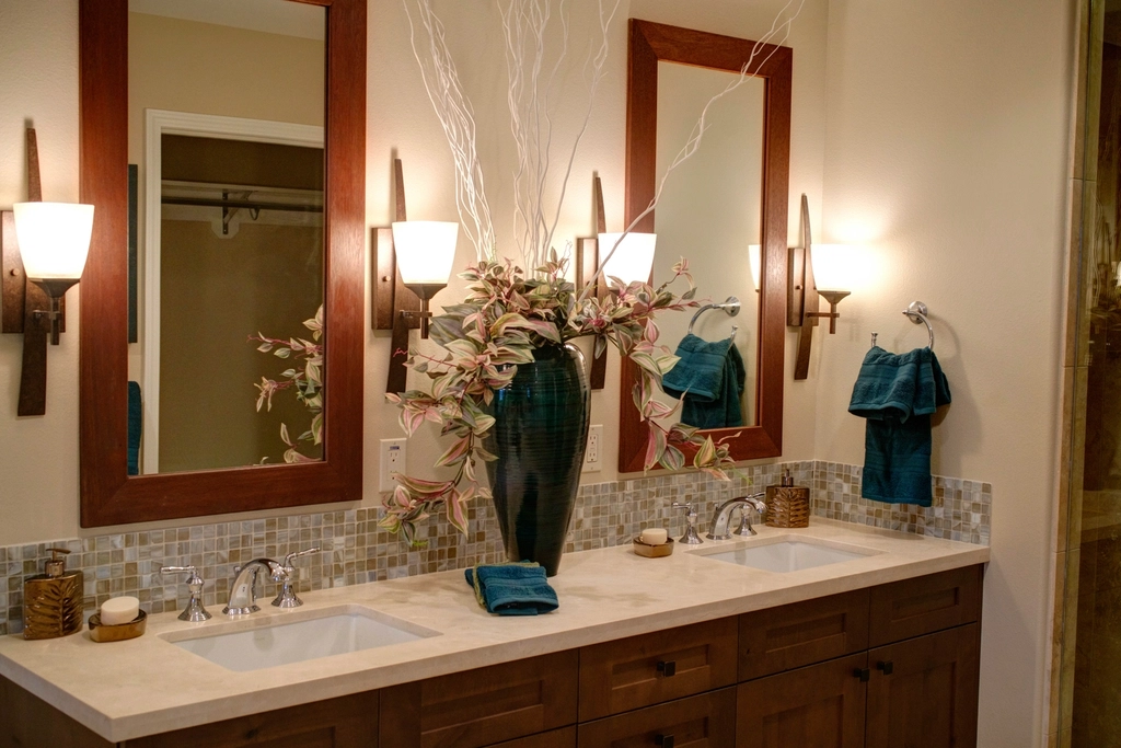 Double vanity · Decatur
