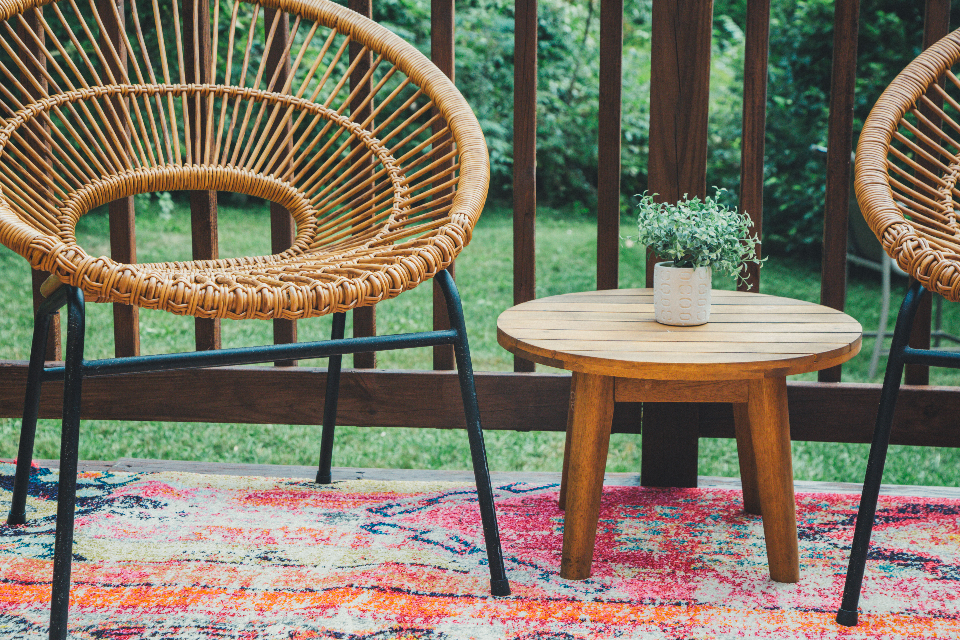Deck lounge · Cary